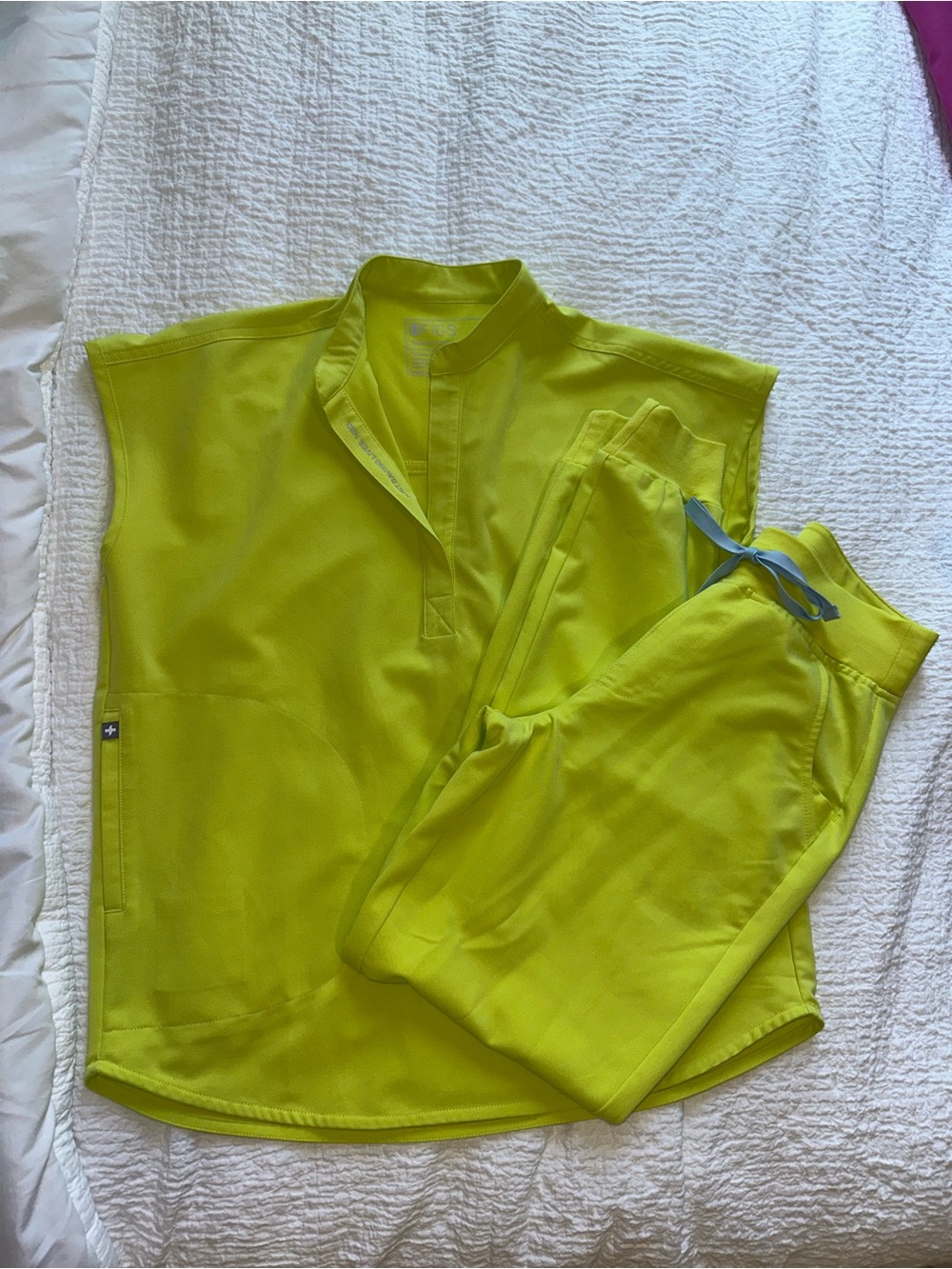 FIGS Neon Lime Scrub Top XXS (oversized style), XS Jogger Pants